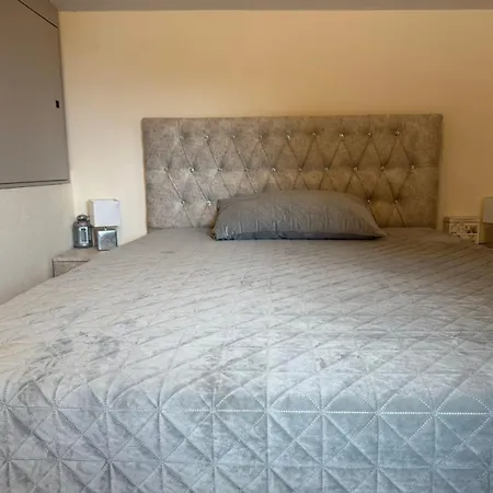 Apartament Greece , *