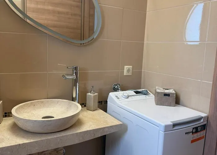 Apartament Greece , *